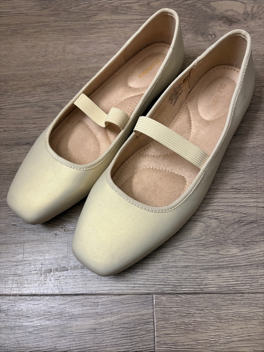 Old Navy Cream/Gold Mary Jane Ballet Flats with Elastic Strap